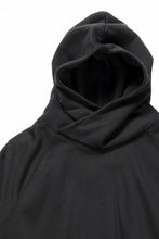 Load image into Gallery viewer, thom/krom RAGLAN SLEEVE HOODIE / SMOOTH SWEAT JERSEY (BLACK)