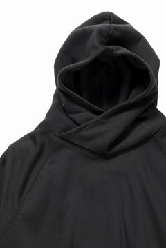 Load image into Gallery viewer, thom/krom RAGLAN SLEEVE HOODIE / SMOOTH SWEAT JERSEY (BLACK)
