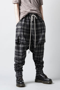 Load image into Gallery viewer, 【SAMPLE】A.F ARTEFACT CHECK JOHDPHURS PANTS (BLACK GREY x BLACK)