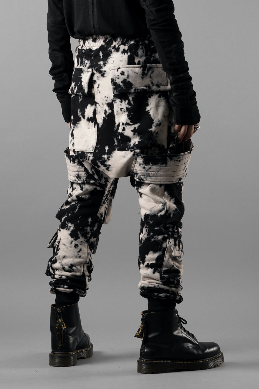 Load image into Gallery viewer, A.F ARTEFACT BELT CARGO SAROUEL JOGGER / MOTTLED DYING (BLACK x IVORY)