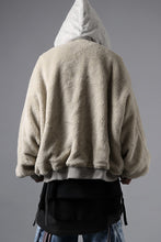 画像をギャラリービューアに読み込む, A.F ARTEFACT REVERSIBLE TEDDY BOMBER JACKET (IVORY)