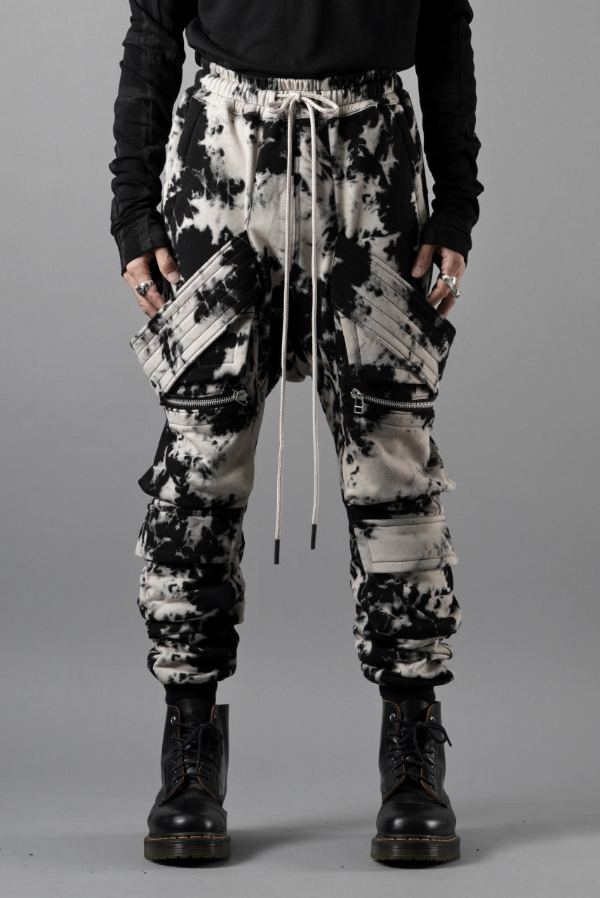 Load image into Gallery viewer, A.F ARTEFACT BELT CARGO SAROUEL JOGGER / MOTTLED DYING (BLACK x IVORY)