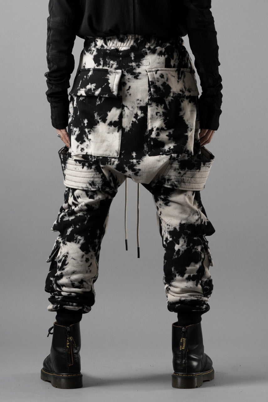 Load image into Gallery viewer, A.F ARTEFACT BELT CARGO SAROUEL JOGGER / MOTTLED DYING (BLACK x IVORY)