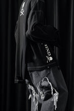 Load image into Gallery viewer, MASTERMIND WORLD  RECONSTRUCTED LS TOP (BLACK)