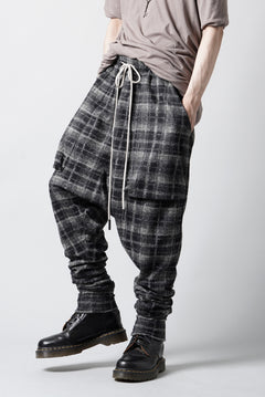 Load image into Gallery viewer, 【SAMPLE】A.F ARTEFACT CHECK JOHDPHURS PANTS (BLACK GREY x BLACK)