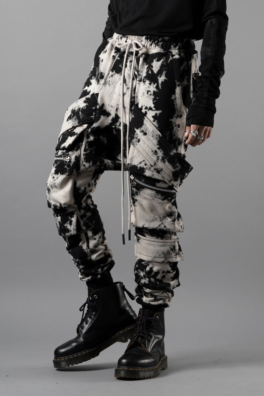 Load image into Gallery viewer, A.F ARTEFACT BELT CARGO SAROUEL JOGGER / MOTTLED DYING (BLACK x IVORY)