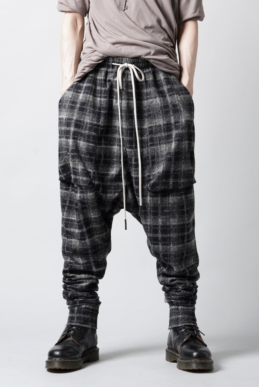Load image into Gallery viewer, 【SAMPLE】A.F ARTEFACT CHECK JOHDPHURS PANTS (BLACK GREY x BLACK)