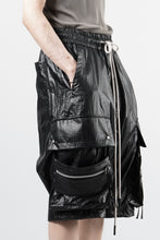 Load image into Gallery viewer, A.F ARTEFACT AIRY CRINKLE NYLON ZIP CARGO SHORTS (BLACK)