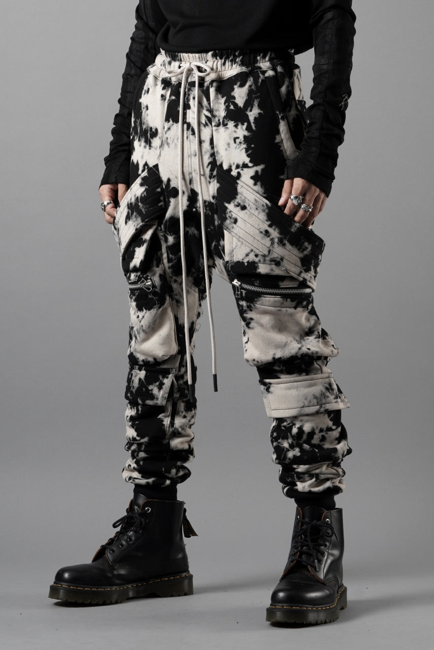 Load image into Gallery viewer, A.F ARTEFACT BELT CARGO SAROUEL JOGGER / MOTTLED DYING (BLACK x IVORY)
