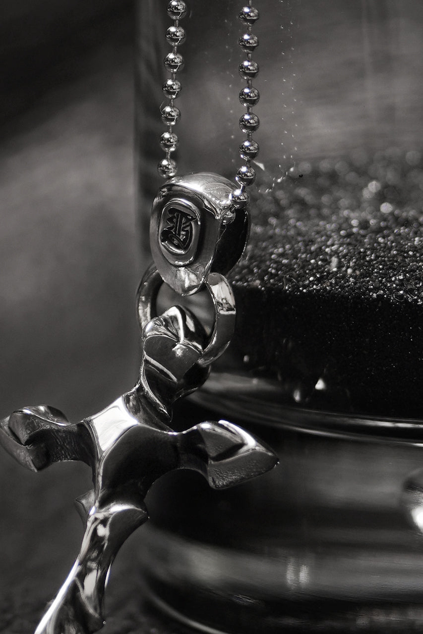 Load image into Gallery viewer, 【Fastest Shipping】Loud Style Design - Lily Dust - glory- &quot;LDH-001&quot; SILVER PENDANT
