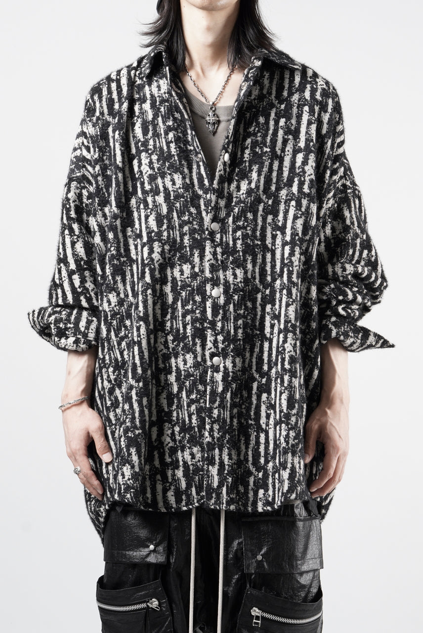 Load image into Gallery viewer, 【SAMPLE】A.F ARTEFACT COCOON SHIRT-JACKET / JACQUARD BLURRED STRIPE (BLACK × WHITE)
