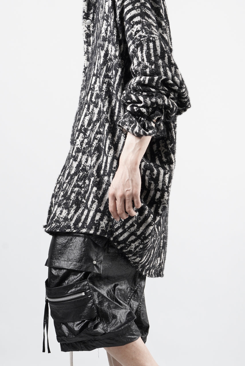 Load image into Gallery viewer, 【SAMPLE】A.F ARTEFACT COCOON SHIRT-JACKET / JACQUARD BLURRED STRIPE (BLACK × WHITE)