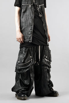 Load image into Gallery viewer, A.F ARTEFACT PARACHUTE WIDE CARGO PANTS / UNEVEN TEXTURE (BLACK)