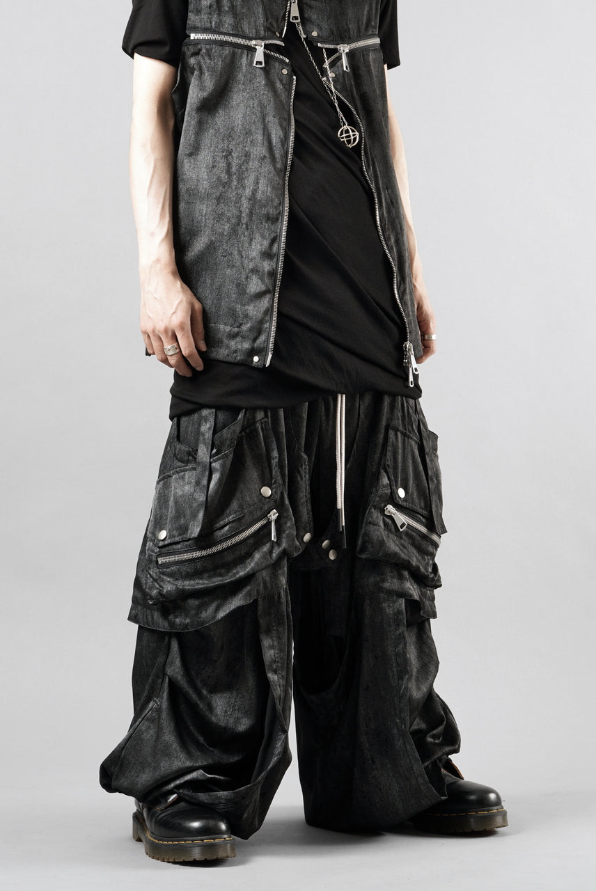 Load image into Gallery viewer, A.F ARTEFACT PARACHUTE WIDE CARGO PANTS / UNEVEN TEXTURE (BLACK)