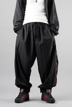 画像をギャラリービューアに読み込む, Y-3 Yohji Yamamoto M GRADIENT 3 STRIPES NYLON TRACK PANT (BLACK)
