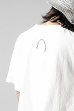 画像をギャラリービューアに読み込む, LASTMAN PRINTED TEE SHIRT -STANDING- (WHITE)