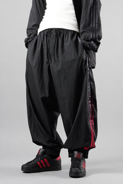 画像をギャラリービューアに読み込む, Y-3 Yohji Yamamoto M GRADIENT 3 STRIPES NYLON TRACK PANT (BLACK)
