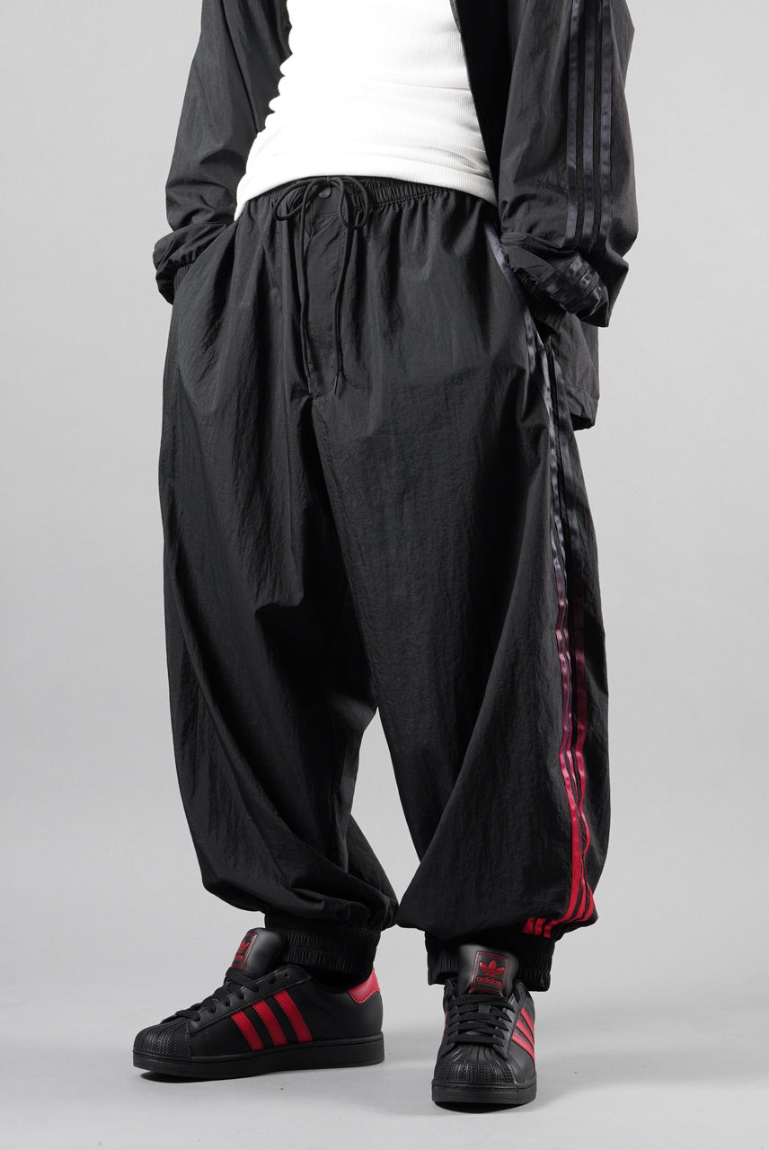 画像をギャラリービューアに読み込む, Y-3 Yohji Yamamoto M GRADIENT 3 STRIPES NYLON TRACK PANT (BLACK)