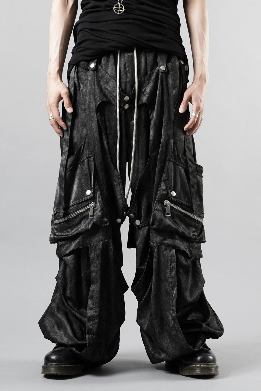 Load image into Gallery viewer, A.F ARTEFACT PARACHUTE WIDE CARGO PANTS / UNEVEN TEXTURE (BLACK)