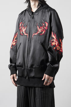 Load image into Gallery viewer, Y-3 Yohji Yamamoto GRAPHICS SOUVENIR JACKET / EMBROIDERY &amp; STRETCH SATIN (BLACK)