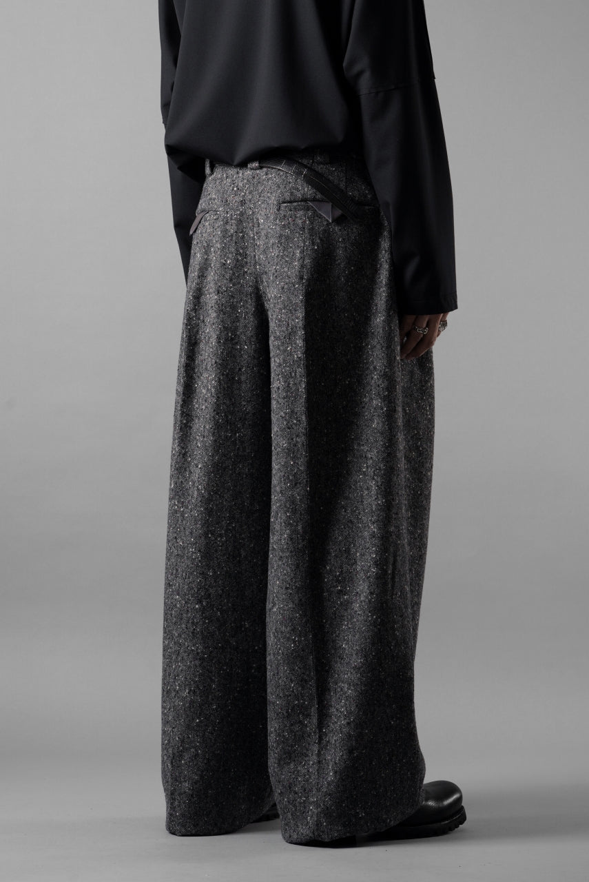 画像をギャラリービューアに読み込む, TARO HORIUCHI / th products Extra Volumed Tapered Trousers / Bishu Nep Tweed (grey)