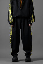 画像をギャラリービューアに読み込む, beauty : beast ”KEEP OUT” BOMTEMPS TRACK PANTS (BLACK x YELLOW)