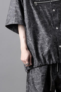 Load image into Gallery viewer, A.F ARTEFACT FRONT ZIP HALF SLEEVE SHIRT / PAISLEY PATTERN (D.GREY)