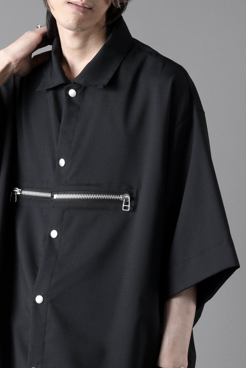 A.F ARTEFACT FRONT ZIP SQUEEZING SHIRT / TROPICAL WOOL (BLACK)