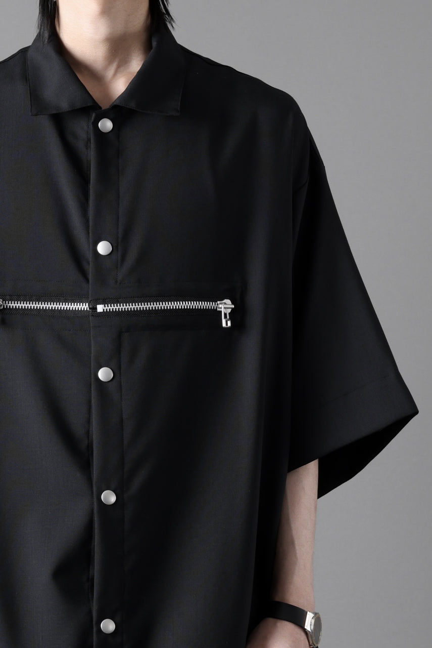 A.F ARTEFACT FRONT ZIP SQUEEZING SHIRT / TROPICAL WOOL (BLACK)