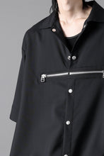 画像をギャラリービューアに読み込む, A.F ARTEFACT FRONT ZIP SQUEEZING SHIRT / TROPICAL WOOL (BLACK)