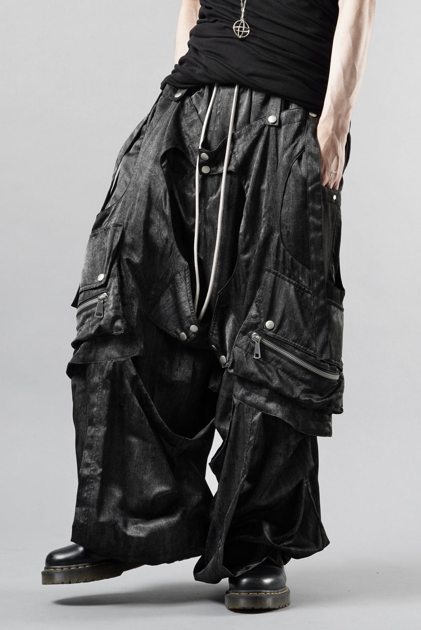 Load image into Gallery viewer, A.F ARTEFACT PARACHUTE WIDE CARGO PANTS / UNEVEN TEXTURE (BLACK)