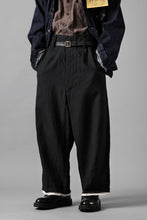 画像をギャラリービューアに読み込む, KLASICA &quot;GALWAY&quot; CUT OFF BOLD STRAIGHT TROUSERS / &quot;END ON END&quot; SUPER 120&#39;s WOOL x HEMP (MATT BLACK)