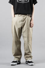 画像をギャラリービューアに読み込む, MADNESS RUSTIC DIRTY CHINO PANTS (BEIGE)
