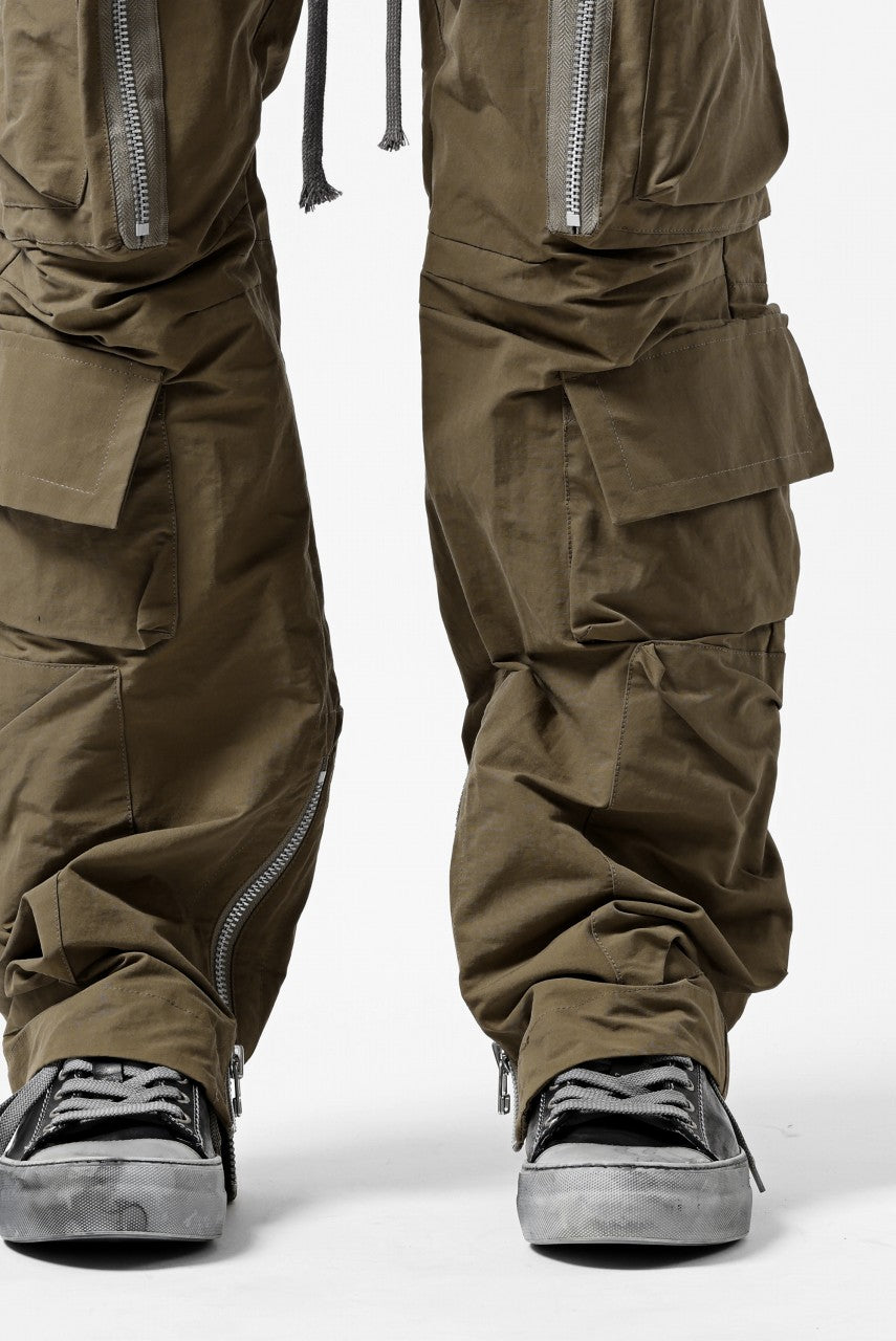 A.F ARTEFACT RADICAL-ZIP FIELD PANTS (BEIGE)