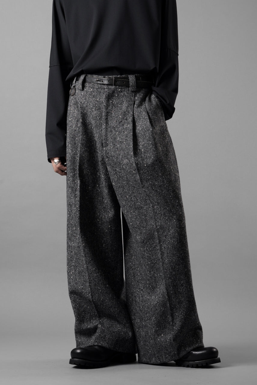 画像をギャラリービューアに読み込む, TARO HORIUCHI / th products Extra Volumed Tapered Trousers / Bishu Nep Tweed (grey)