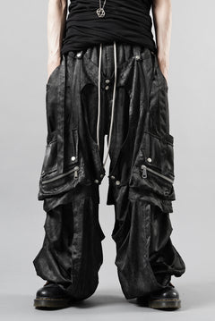 Load image into Gallery viewer, A.F ARTEFACT PARACHUTE WIDE CARGO PANTS / UNEVEN TEXTURE (BLACK)