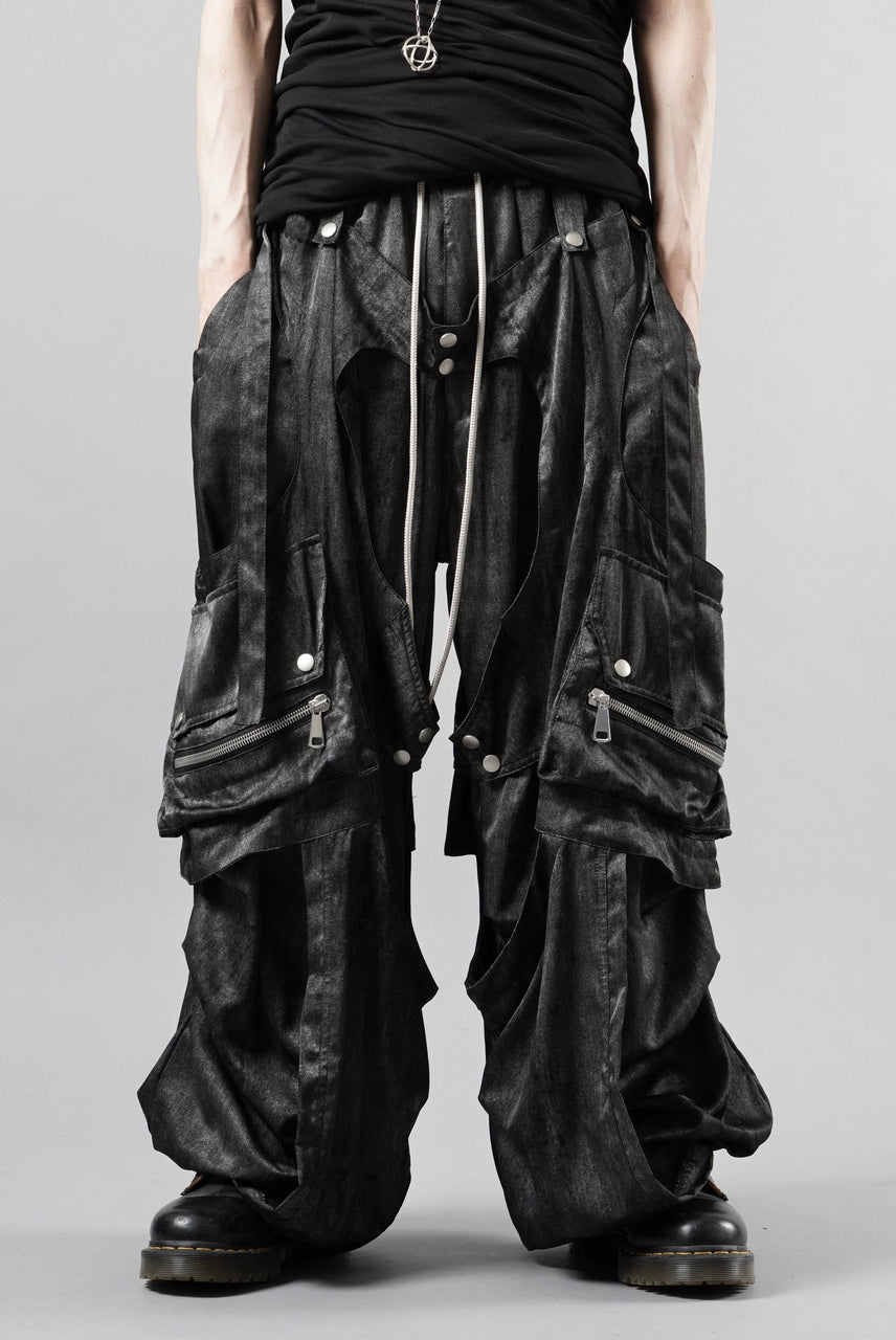 Load image into Gallery viewer, A.F ARTEFACT PARACHUTE WIDE CARGO PANTS / UNEVEN TEXTURE (BLACK)