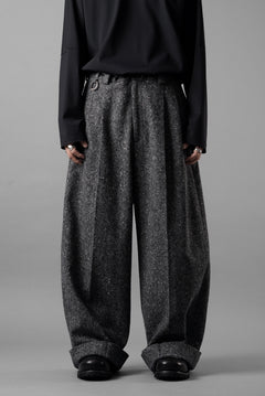 画像をギャラリービューアに読み込む, TARO HORIUCHI / th products Extra Volumed Tapered Trousers / Bishu Nep Tweed (grey)