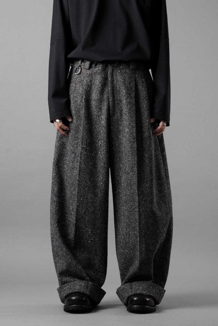 画像をギャラリービューアに読み込む, TARO HORIUCHI / th products Extra Volumed Tapered Trousers / Bishu Nep Tweed (grey)