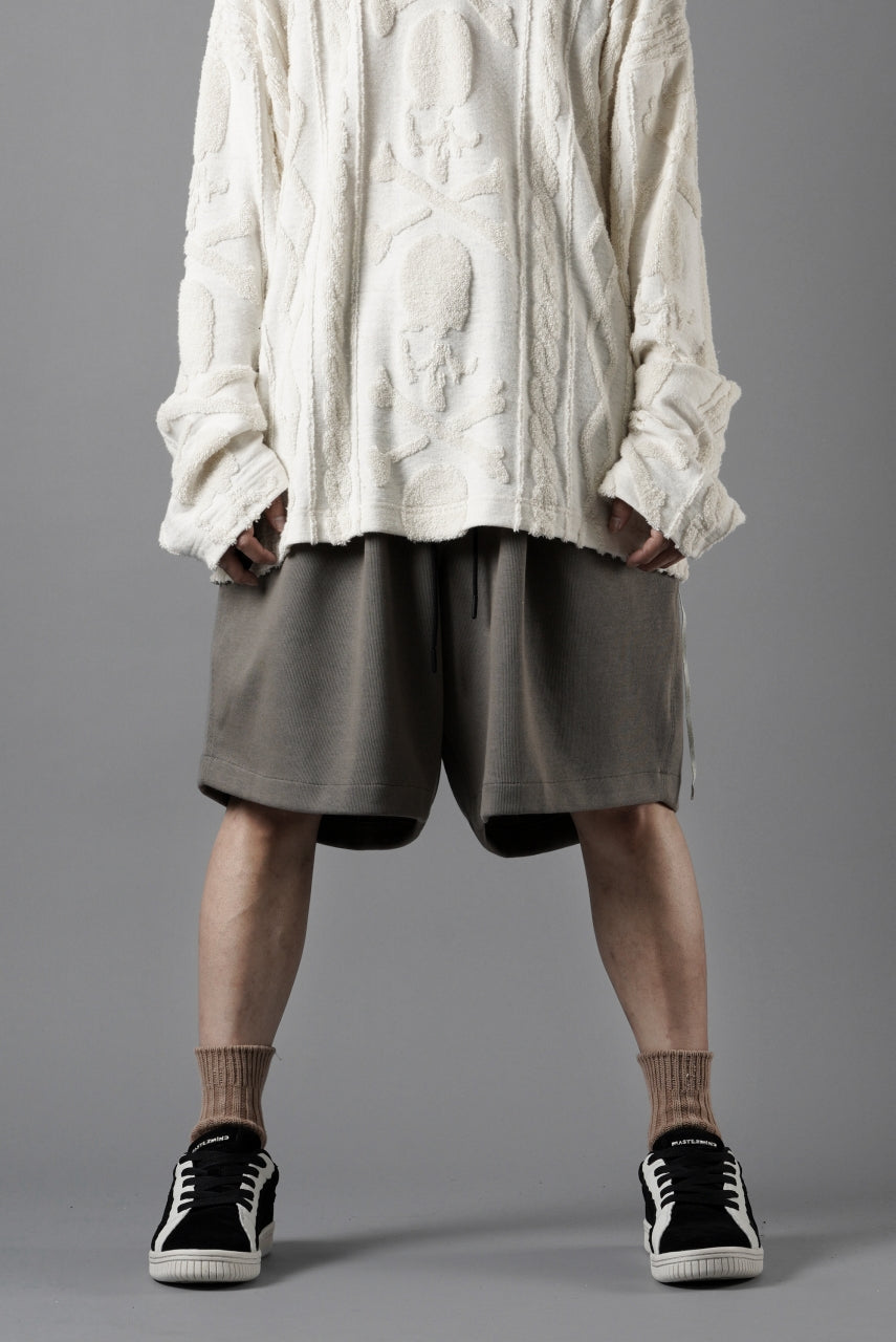 Load image into Gallery viewer, N/07 2 TUCKS EASY SHORTS / RIBBED CARDBOARD KNIT JERSEY (KHAKI GREEN)