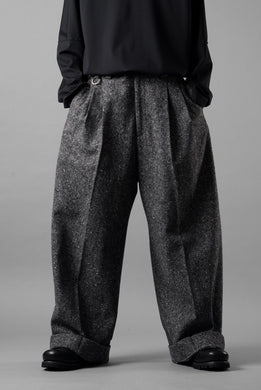 TARO HORIUCHI / th products Extra Volumed Tapered Trousers / Bishu Nep Tweed (grey)