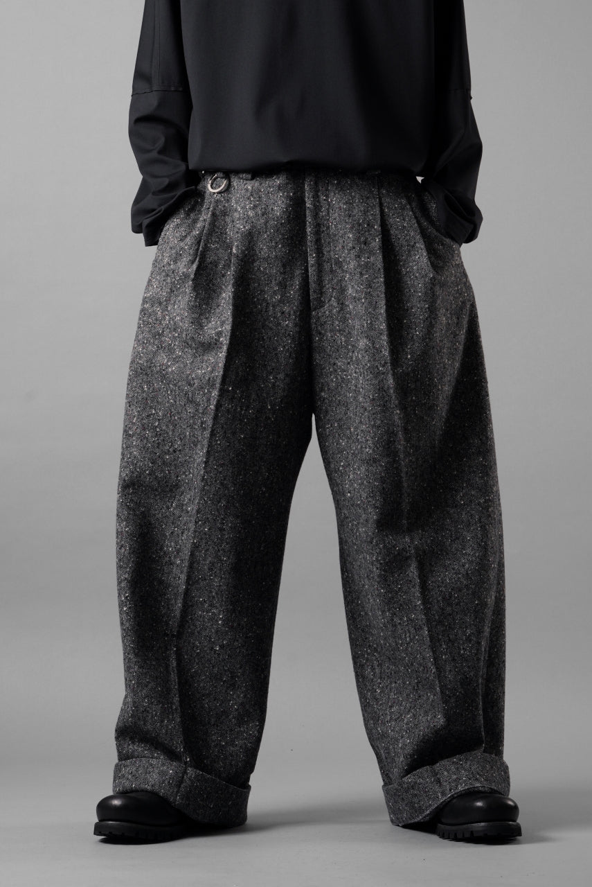 画像をギャラリービューアに読み込む, TARO HORIUCHI / th products Extra Volumed Tapered Trousers / Bishu Nep Tweed (grey)