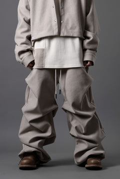 Load image into Gallery viewer, A.F ARTEFACT TUCK VOLUME BAGGY PANTS / PEs KNIT JERSEY (BEIGE)