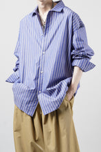 Load image into Gallery viewer, 【SAMPLE】A.F ARTEFACT LOOSE OVER SHIRT / STRIPE COTTON POPLIN (BLUE)