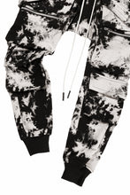 画像をギャラリービューアに読み込む, A.F ARTEFACT BELT CARGO SAROUEL JOGGER / MOTTLED DYING (BLACK x IVORY)