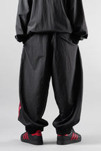 画像をギャラリービューアに読み込む, Y-3 Yohji Yamamoto M GRADIENT 3 STRIPES NYLON TRACK PANT (BLACK)