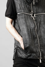 画像をギャラリービューアに読み込む, A.F ARTEFACT CROSS ZIP VEST / UNEVEN TEXTURE (BLACK)