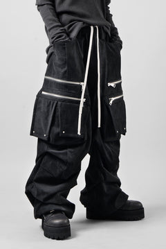 Load image into Gallery viewer, A.F ARTEFACT MULTI FLAP WIDE PANTS / WILD VEGAN LEATHER (BLACK)