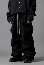 Load image into Gallery viewer, A.F ARTEFACT TUCK VOLUME BAGGY PANTS / PEs KNIT JERSEY (BLACK)