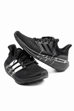 Load image into Gallery viewer, Y-3 Yohji Yamamoto ULTRABOOST LIGHT  (BLACK x WHITE)